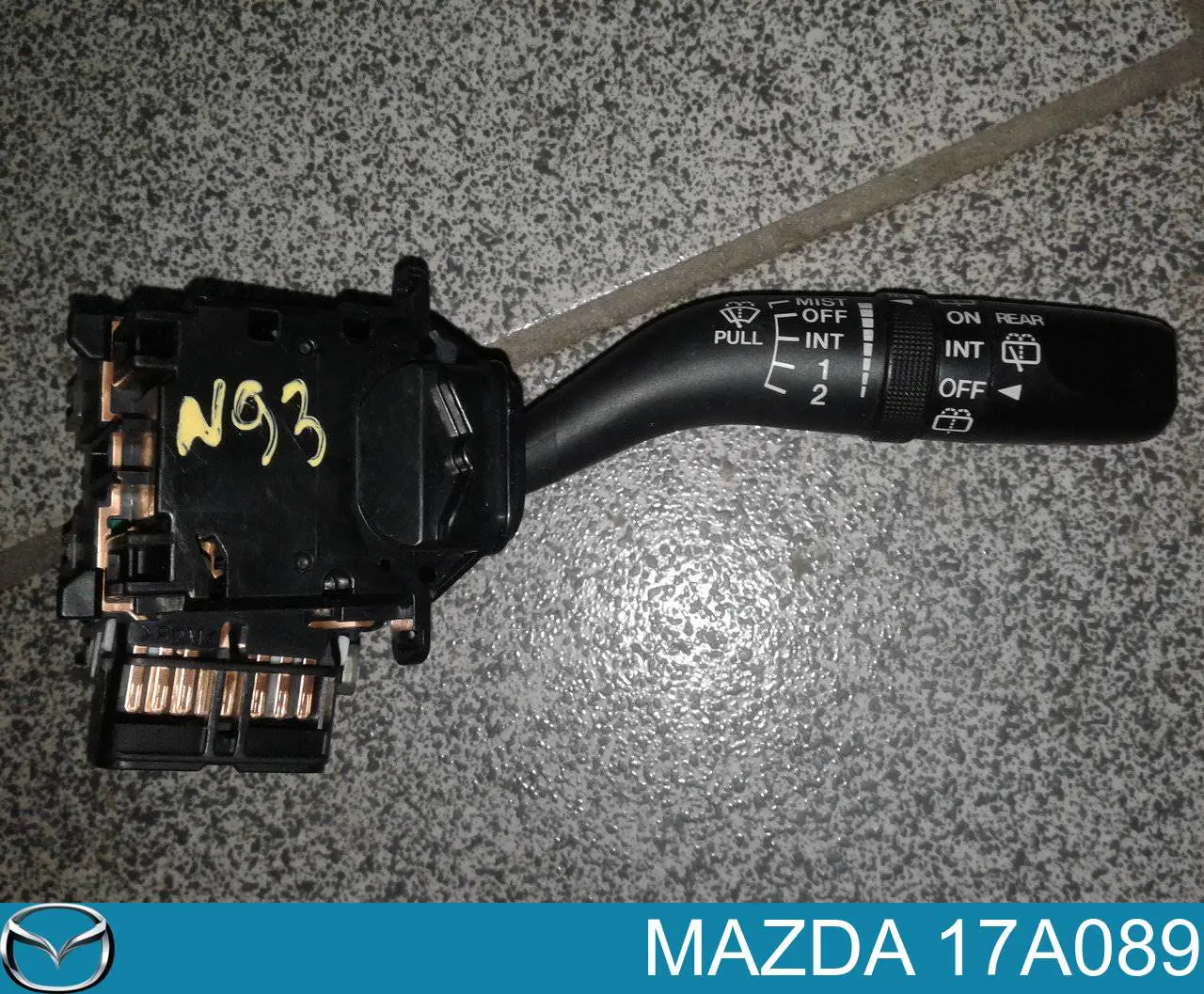 17A089 Mazda Comutador esquerdo instalado na coluna da direção
