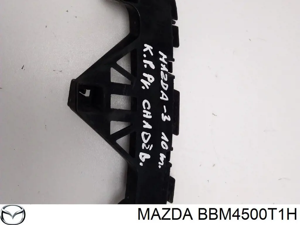 BBM4500T1G Mazda Consola do pára-choque dianteiro direito