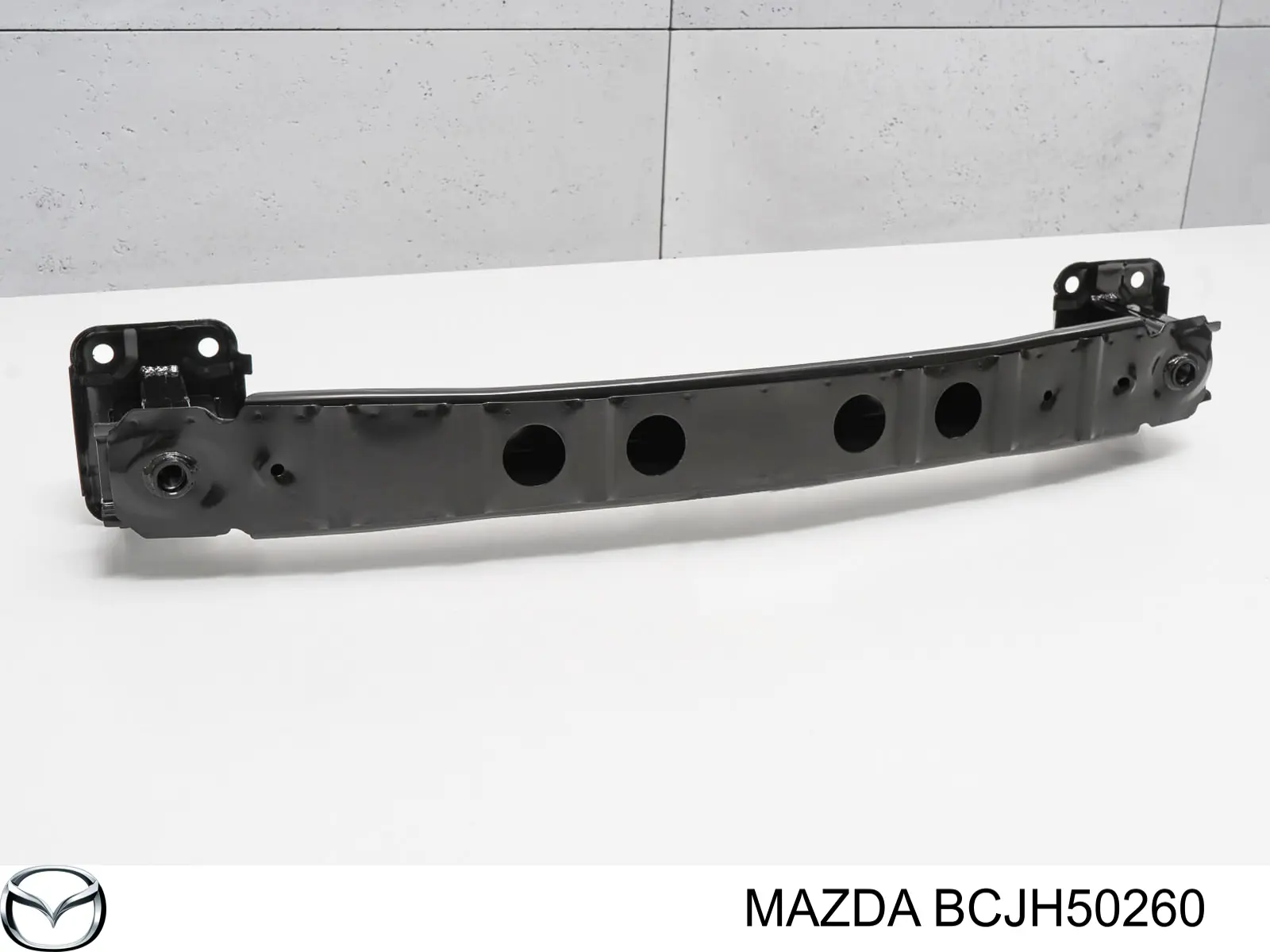 BCJH50260 Mazda Reforçador do pára-choque traseiro