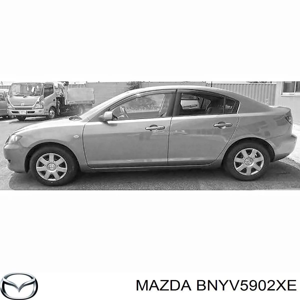 BNYV5902XE Mazda Porta dianteira esquerda