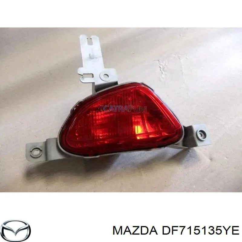 DF715135YE Mazda Retrorrefletor (refletor) do pára-choque traseiro direito