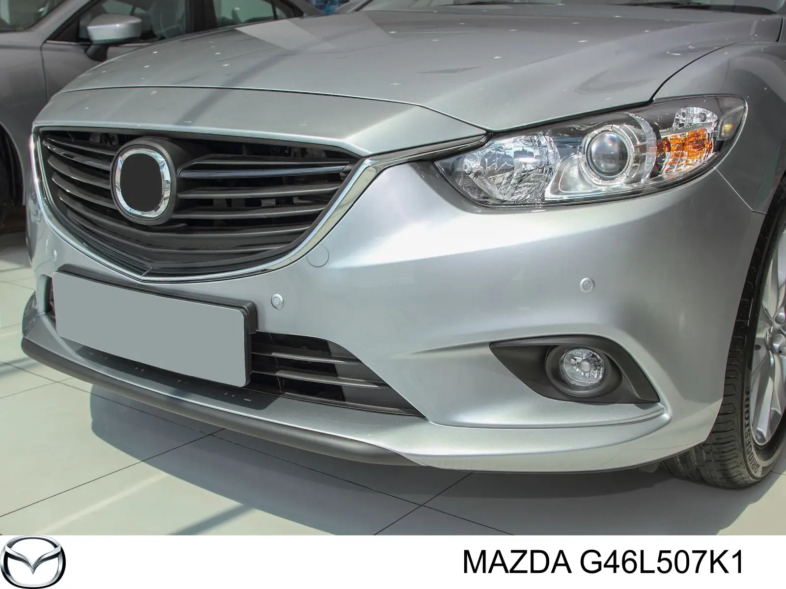 Moldura de grelha do radiador esquerdo Mazda G46L507K1