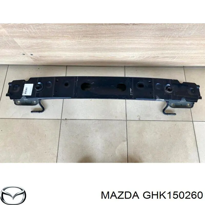 GHK150260 Mazda Reforçador do pára-choque traseiro