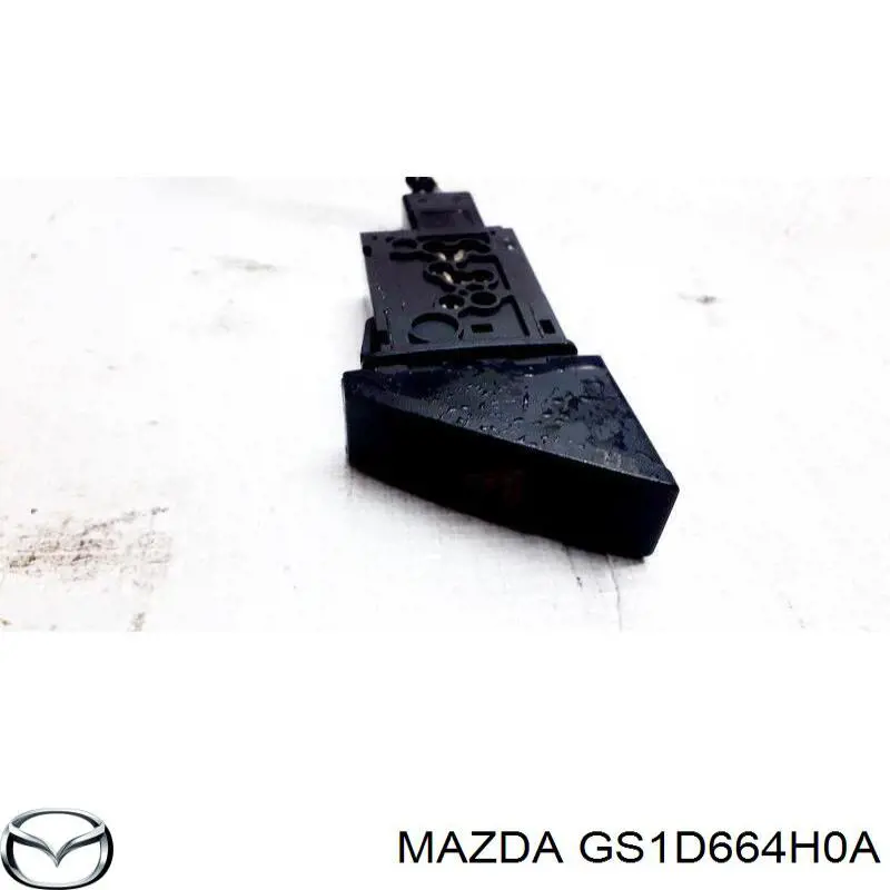 GS1D664H0 Mazda Botão de ativação do sinal de emergência