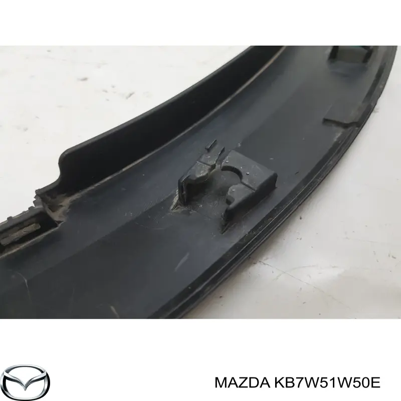 Compre KB7W51W50E Mazda Expansor direito (placa sobreposta) de arco do pára-lama traseiro