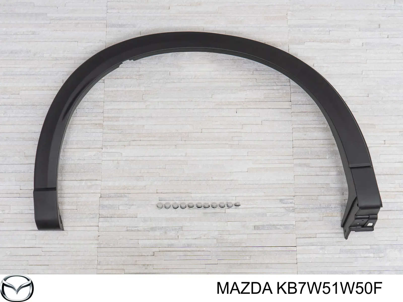 KB7W51W50F Mazda Expansor direito (placa sobreposta) de arco do pára-lama traseiro