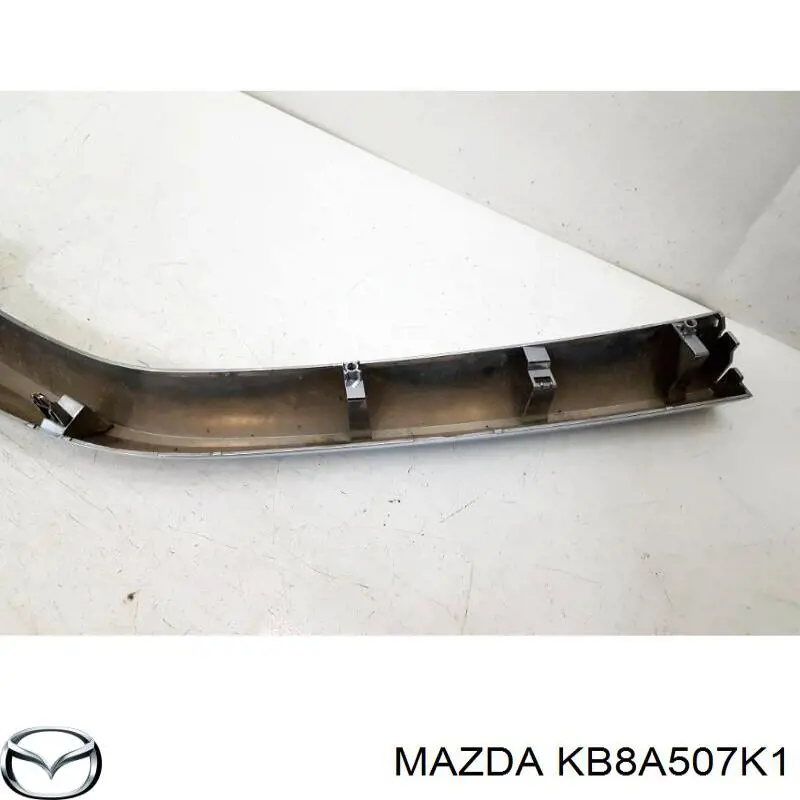 Compre KB8A507K1 Mazda Moldura de grelha do radiador esquerdo