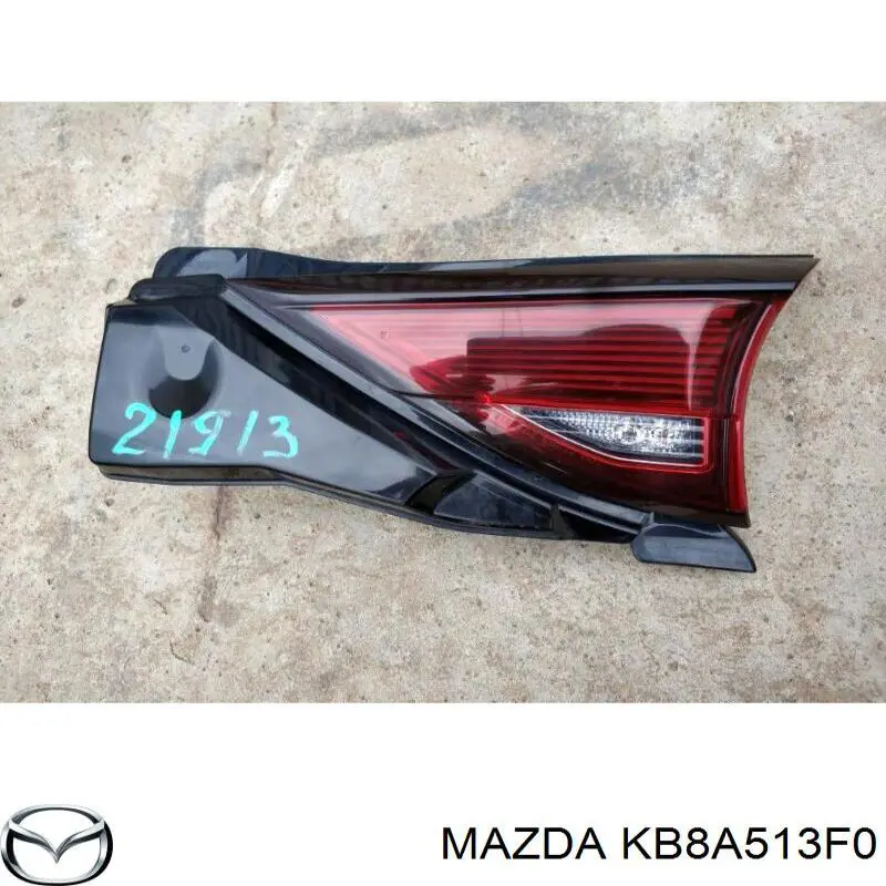 Compre KB8A513F0B Mazda Lanterna traseira direita interna