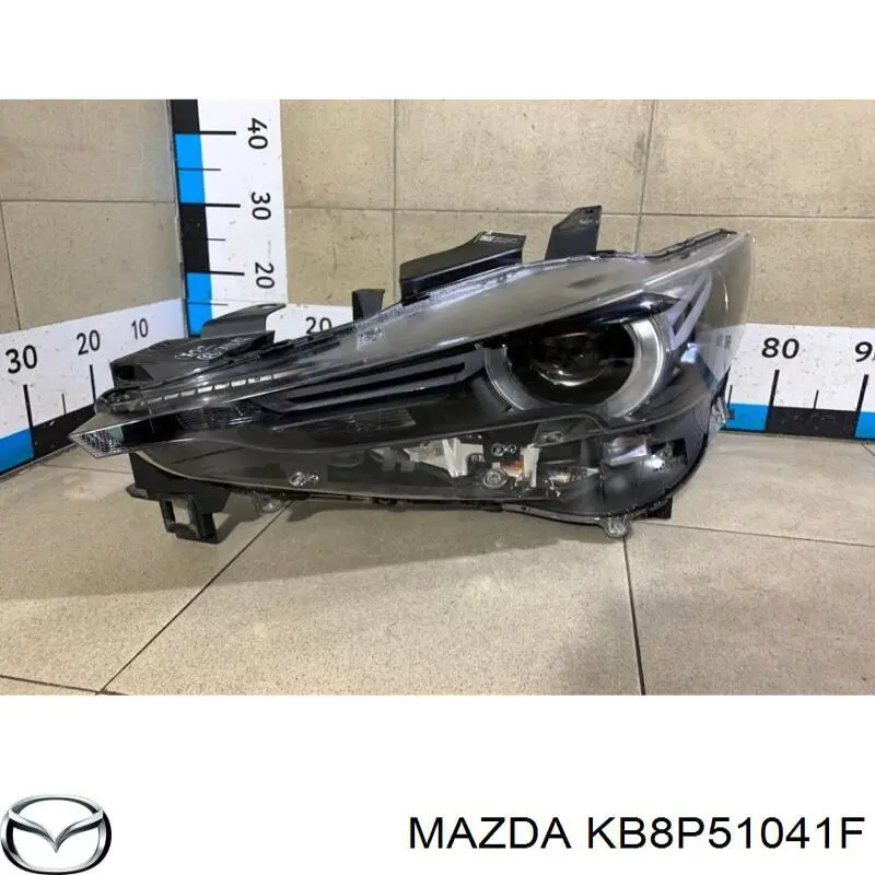 KB8N51041E Mazda Luz esquerda