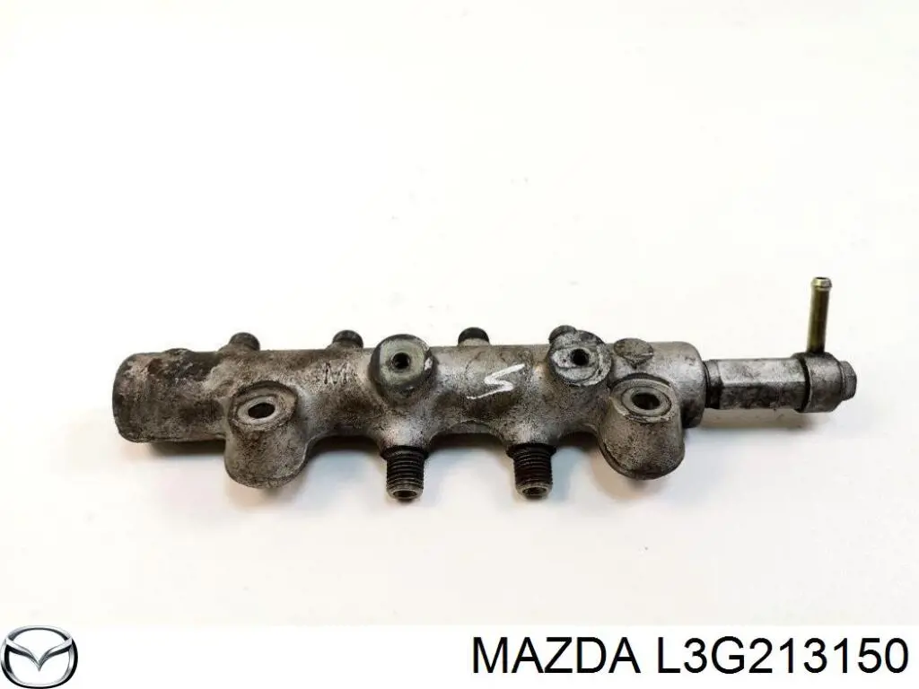 L3G213150 Mazda Distribuidor de combustível (rampa)