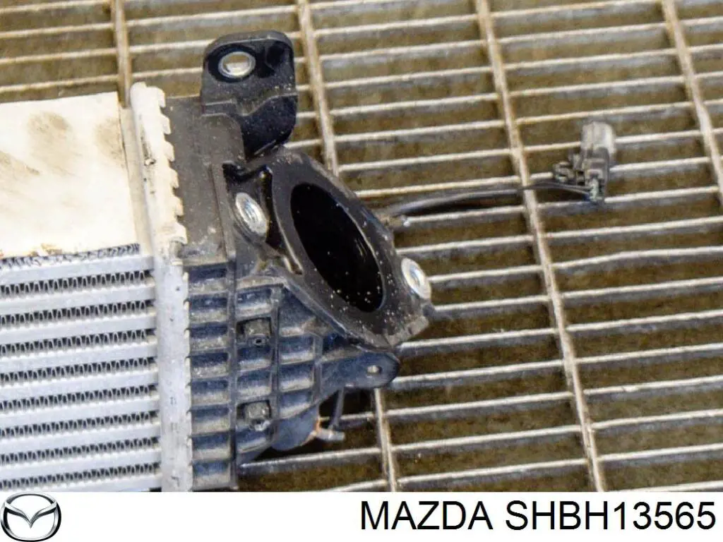 Radiador de intercooler Mazda SHBH13565 preço, a partir de 162,02 USD