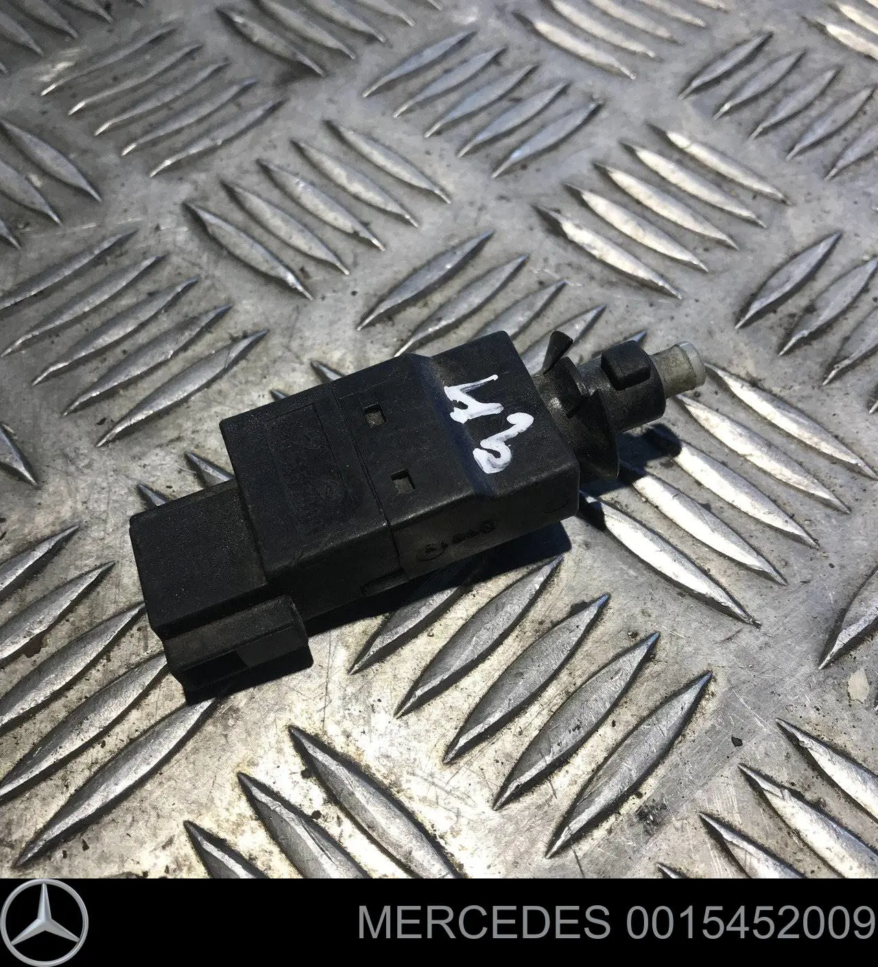 Compre 0015452009 Mercedes Sensor de ativação do sinal de parada