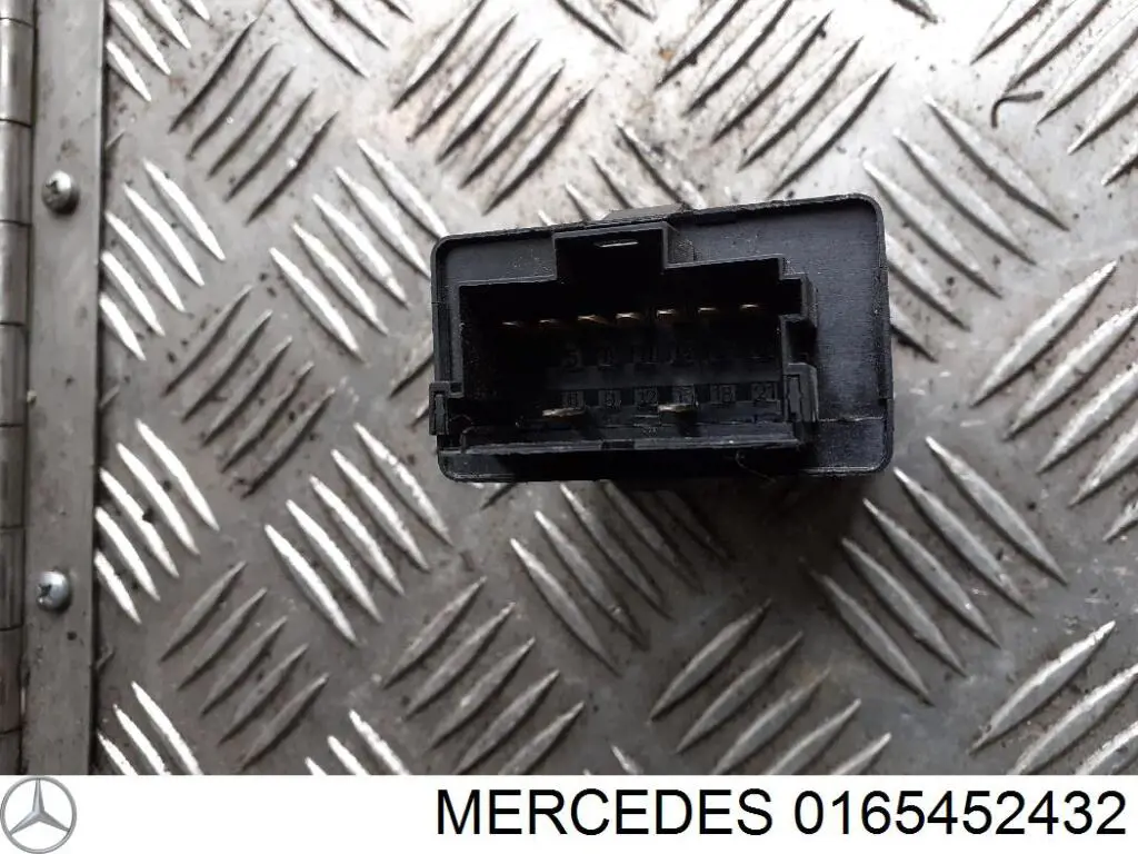 0165452432 Mercedes Relê de aquecimento de vidro traseiro