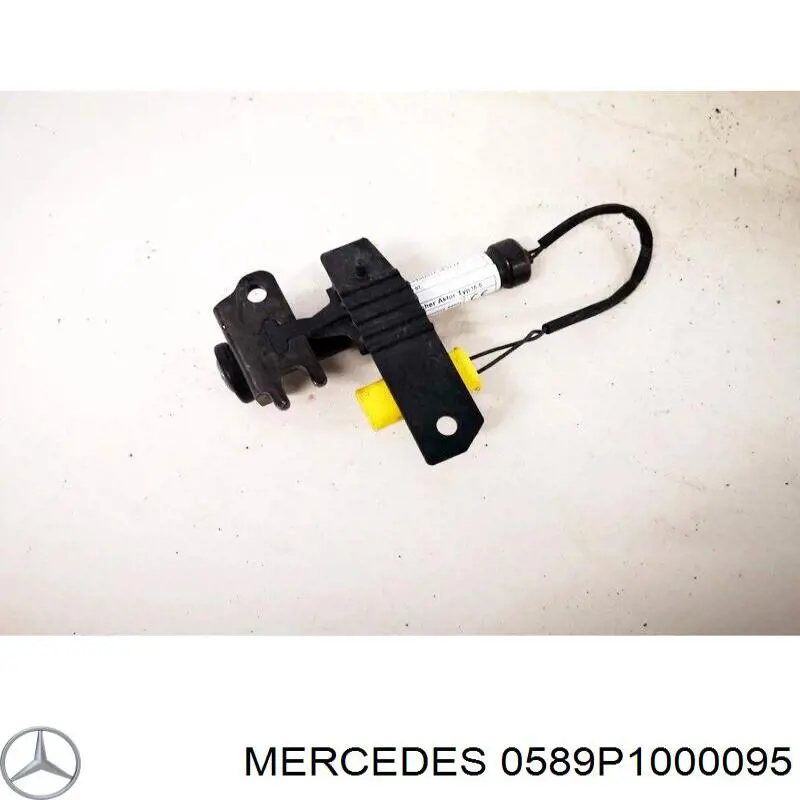 0589P1000095 Mercedes Pirotecnia do capô