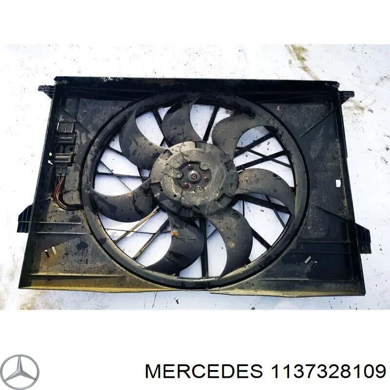 1137328109 Mercedes Difusor do radiador de esfriamento, montado com motor e roda de aletas