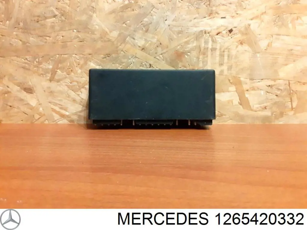 1265420332 Mercedes Relê da luz