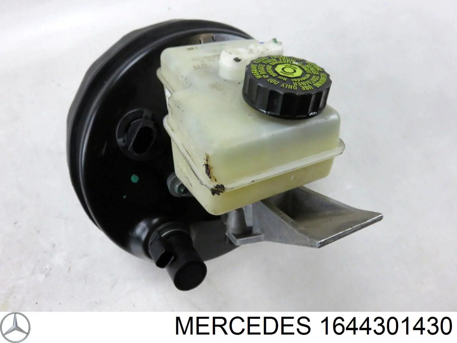 1644301430 Mercedes 