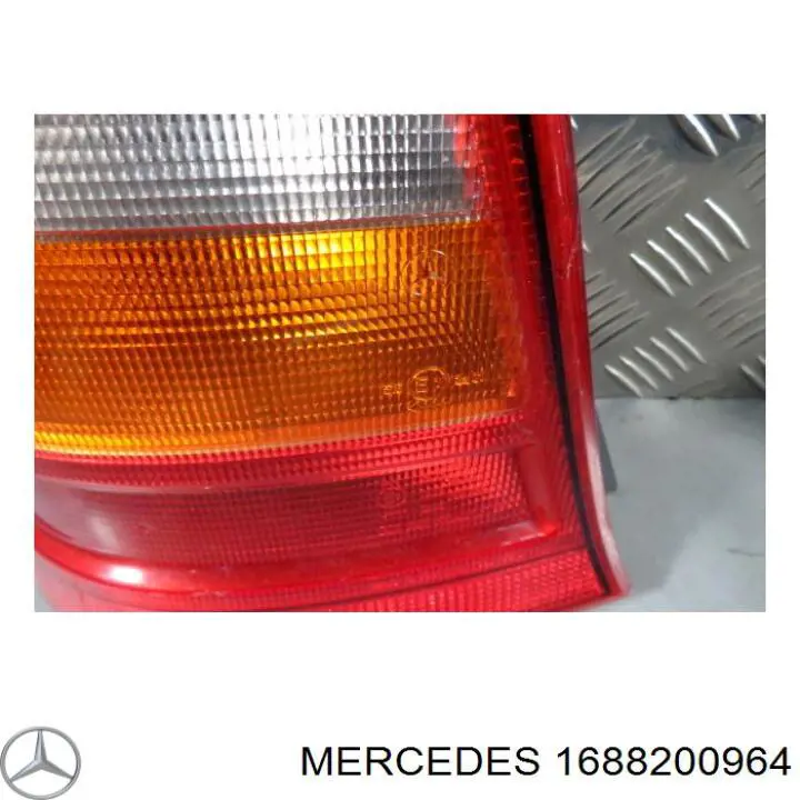 Compre 1688200964 Mercedes Lanterna traseira esquerda