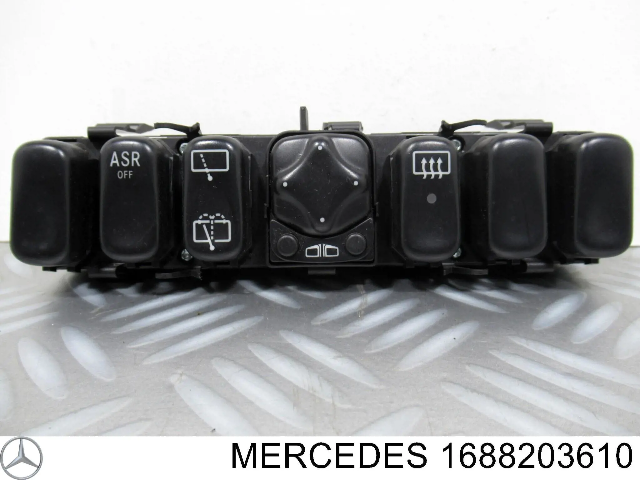 Compre 1688203610 Mercedes Bloco de botões do console central