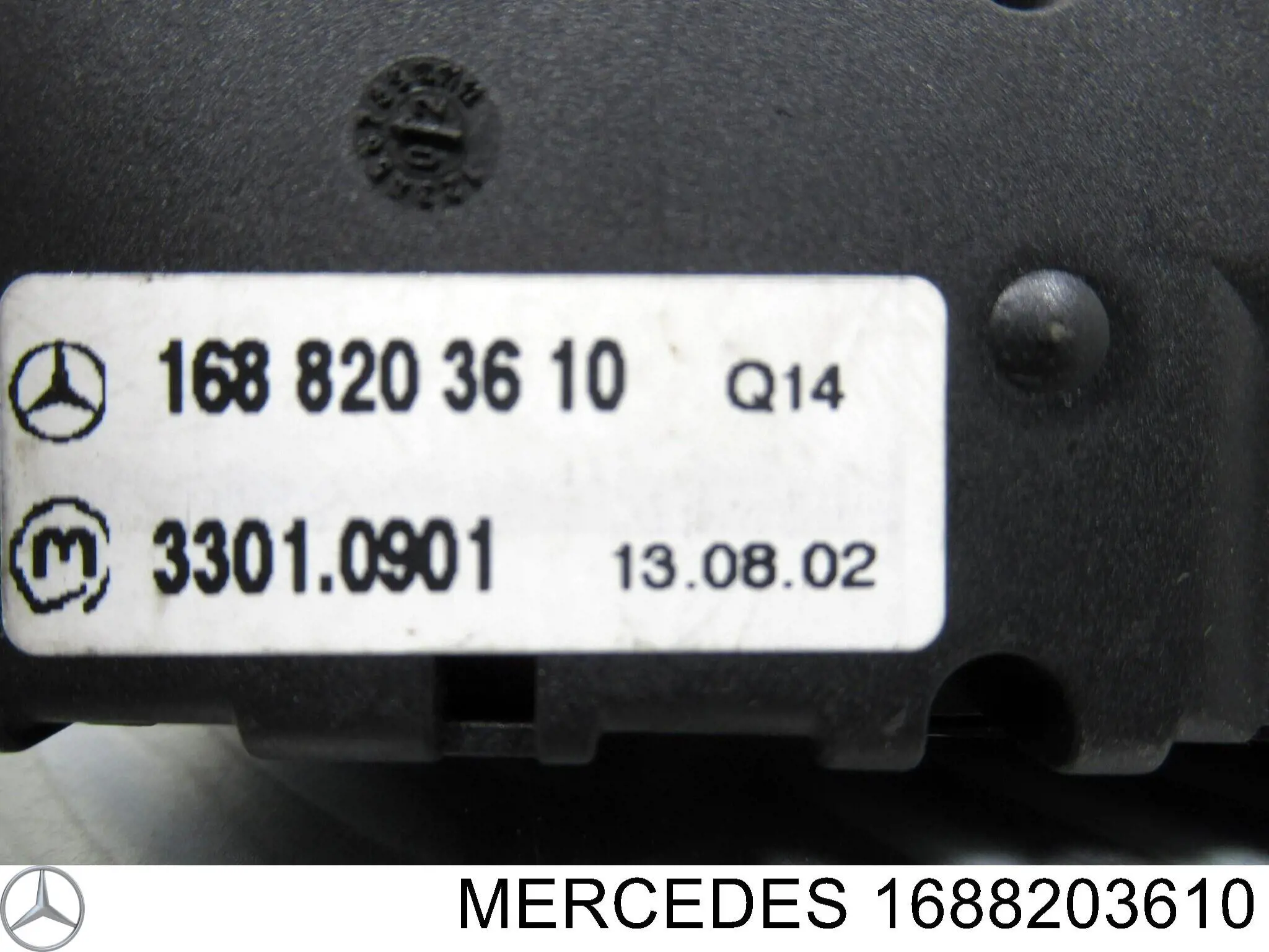 1688203610 Mercedes Bloco de botões do console central