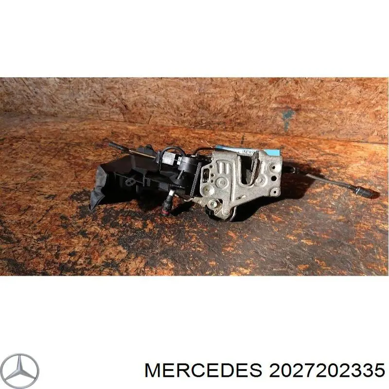 A2027200935 Mercedes Fecho da porta dianteira esquerda