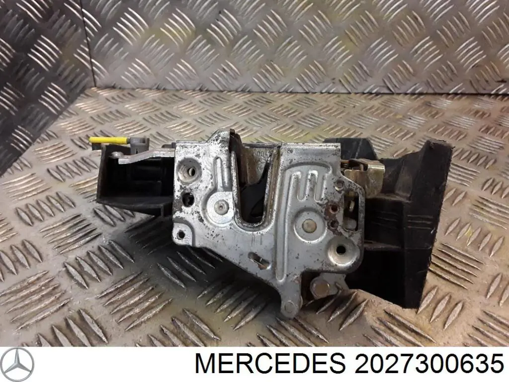 Compre 2027300635 Mercedes Fecho da porta traseira direita