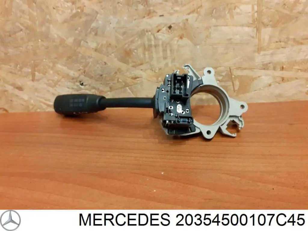 20354500107C45 Mercedes Comutador esquerdo instalado na coluna da direção
