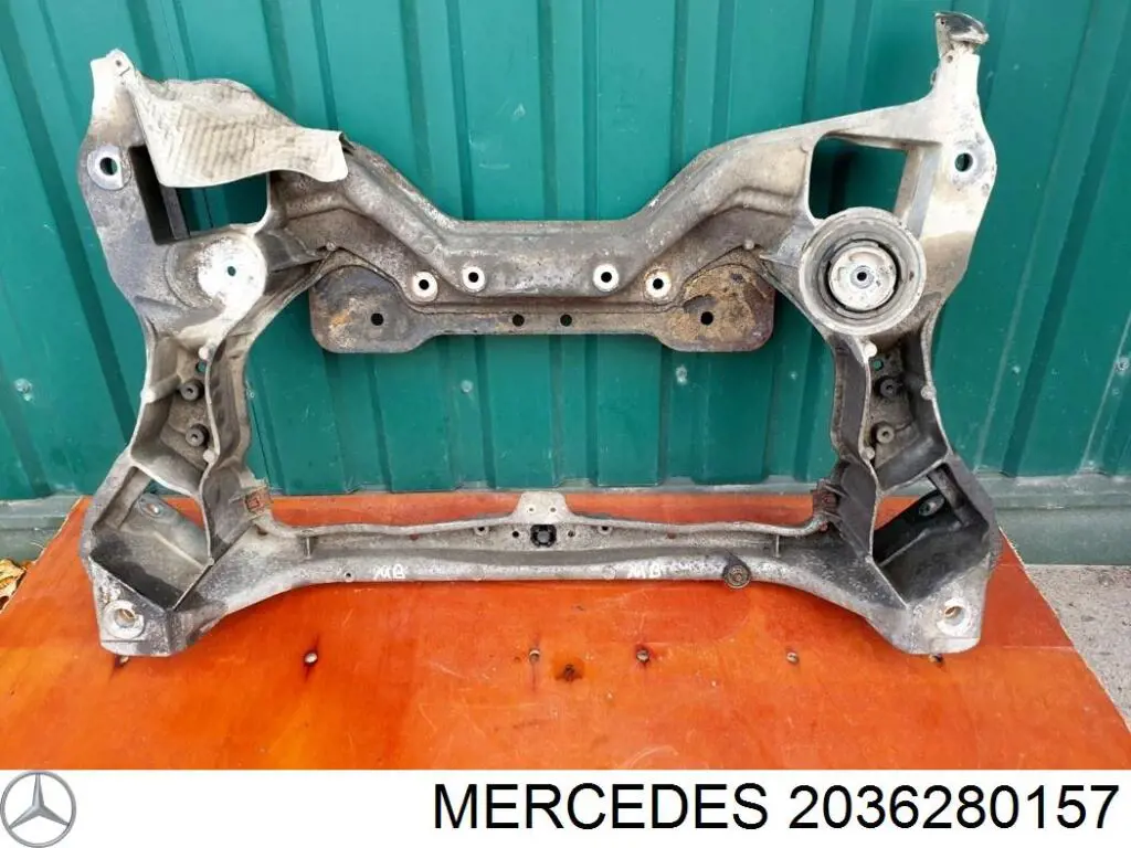 2036280157 Mercedes Viga de suspensão dianteira (plataforma veicular)