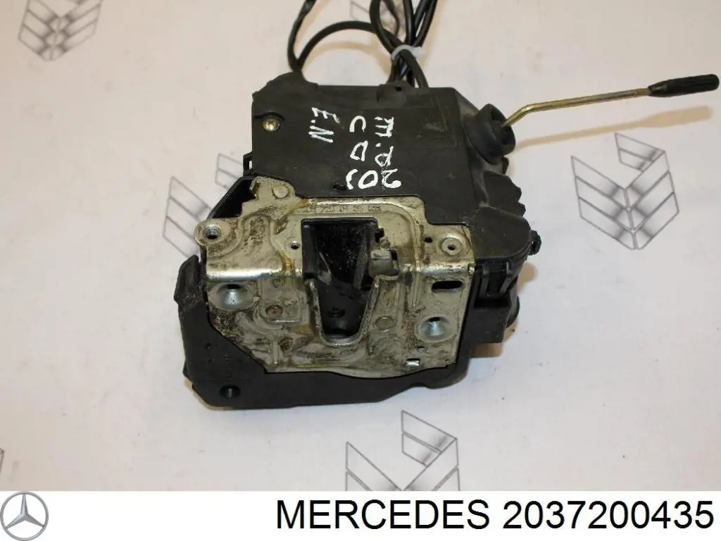 Fecho da porta dianteira direita Mercedes 2037200435 preço, a partir de 74,91 USD