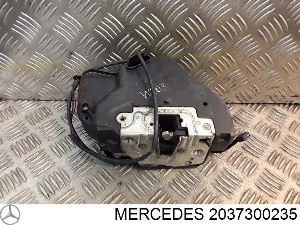 Compre 2037300235 Mercedes Fecho da porta traseira direita