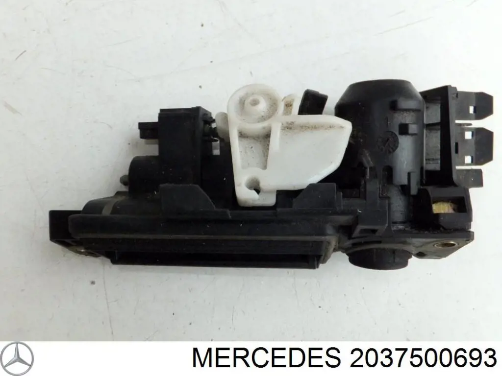 Compre A2037500493 Mercedes Fecho de tampa de porta-malas (de 3ª/5ª porta traseira)