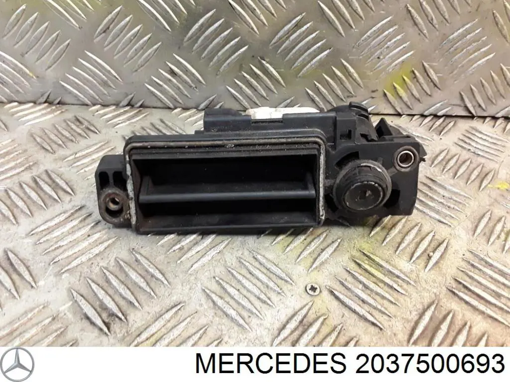 Puxador externo de tampa de porta-malas (de 3ª/5ª porta traseira) Mercedes 2037500893 preço, a partir de 44,69 USD