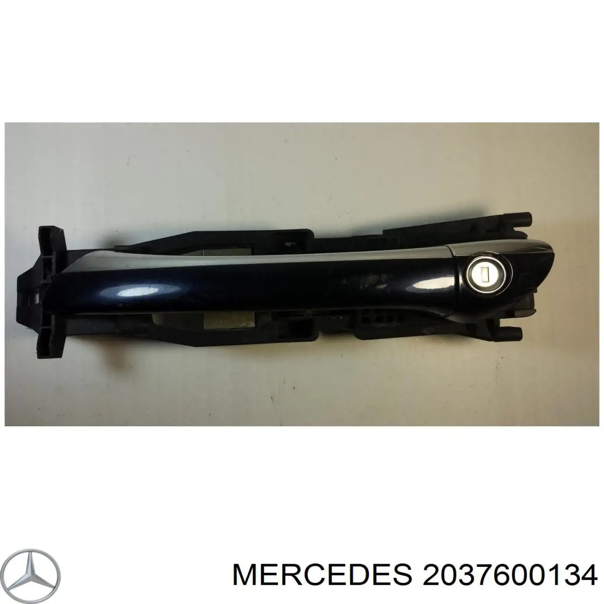 2037600134 Mercedes Suporte de maçaneta externa da porta de portas esquerdas