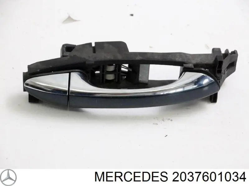 2037601034 Mercedes Suporte de maçaneta externa da porta traseira direita