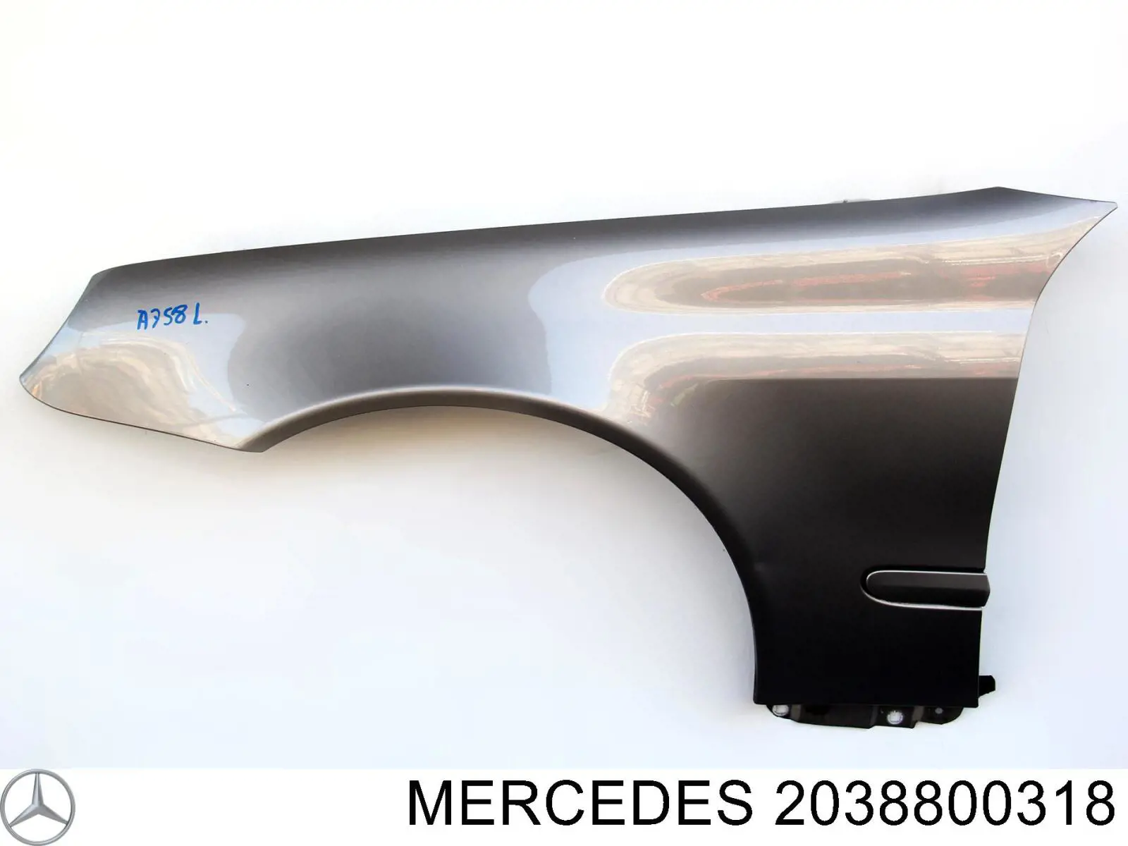 2038800318 Mercedes Pára-lama dianteiro esquerdo