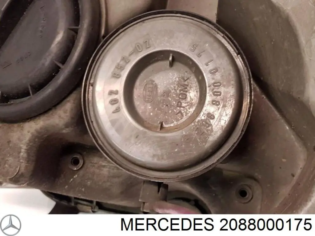 2088000175 Mercedes Luz esquerda