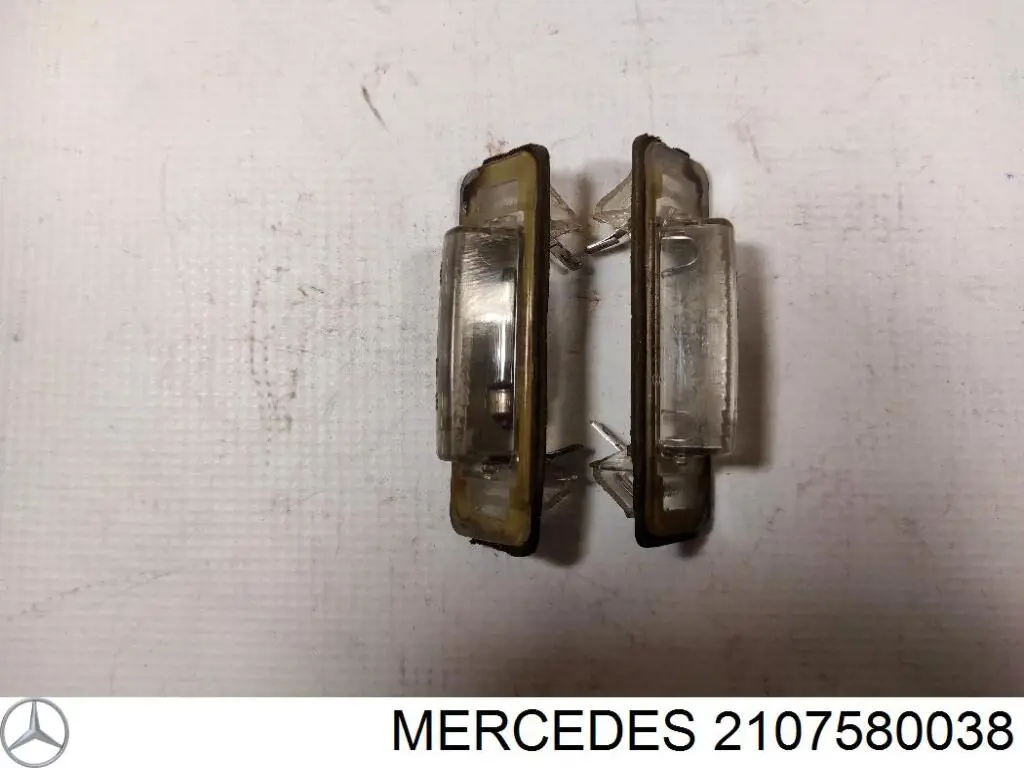 A2107580438 Mercedes Caixa da luz de fundo de matrícula