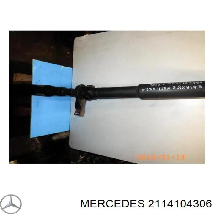 2114104306 Mercedes Junta universal traseira montada