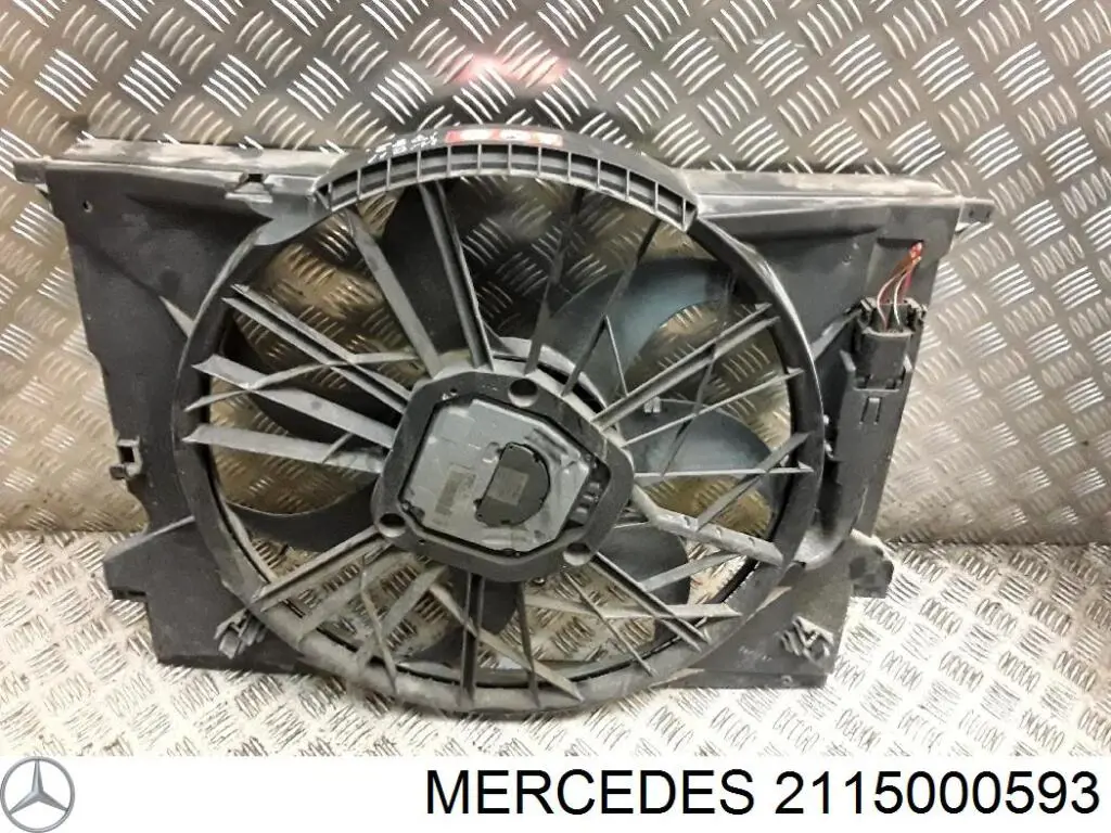 2115000593 Mercedes Difusor do radiador de esfriamento, montado com motor e roda de aletas