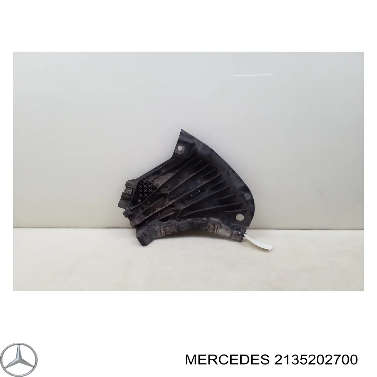 A213520270064 Mercedes Proteção direita do pára-choque dianteiro