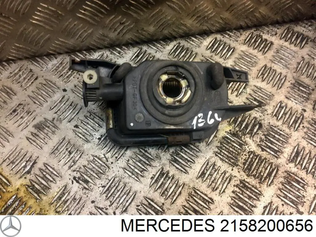 2158200656 Mercedes Luzes de nevoeiro direitas