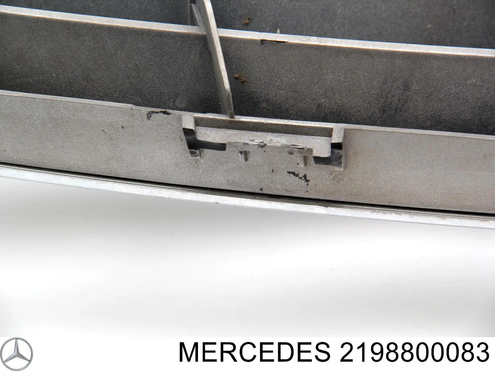 Compre 2198800083 Mercedes Grelha do radiador