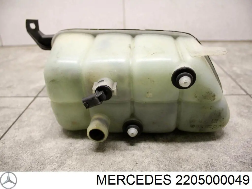 Tanque de expansão do sistema de esfriamento Mercedes 2205000049 preço, a partir de 42,19 USD