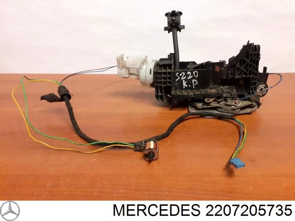Compre A2207205735 Mercedes Fecho da porta dianteira esquerda