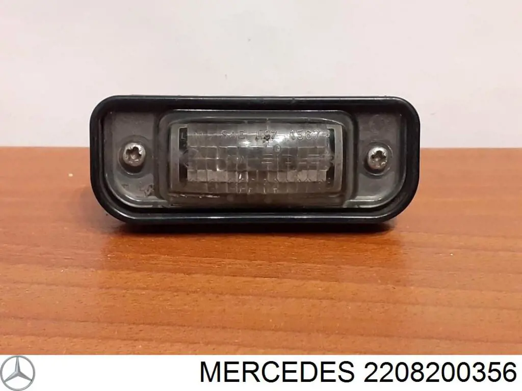 Lanterna da luz de fundo de matrícula traseira Mercedes 2208200356 preço, a partir de 25,78 USD