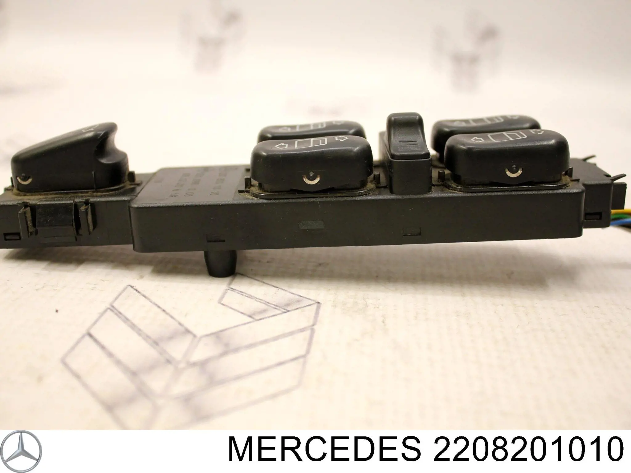Unidade de botões dianteira esquerda de controlo de elevador de vidro Mercedes 2208201010