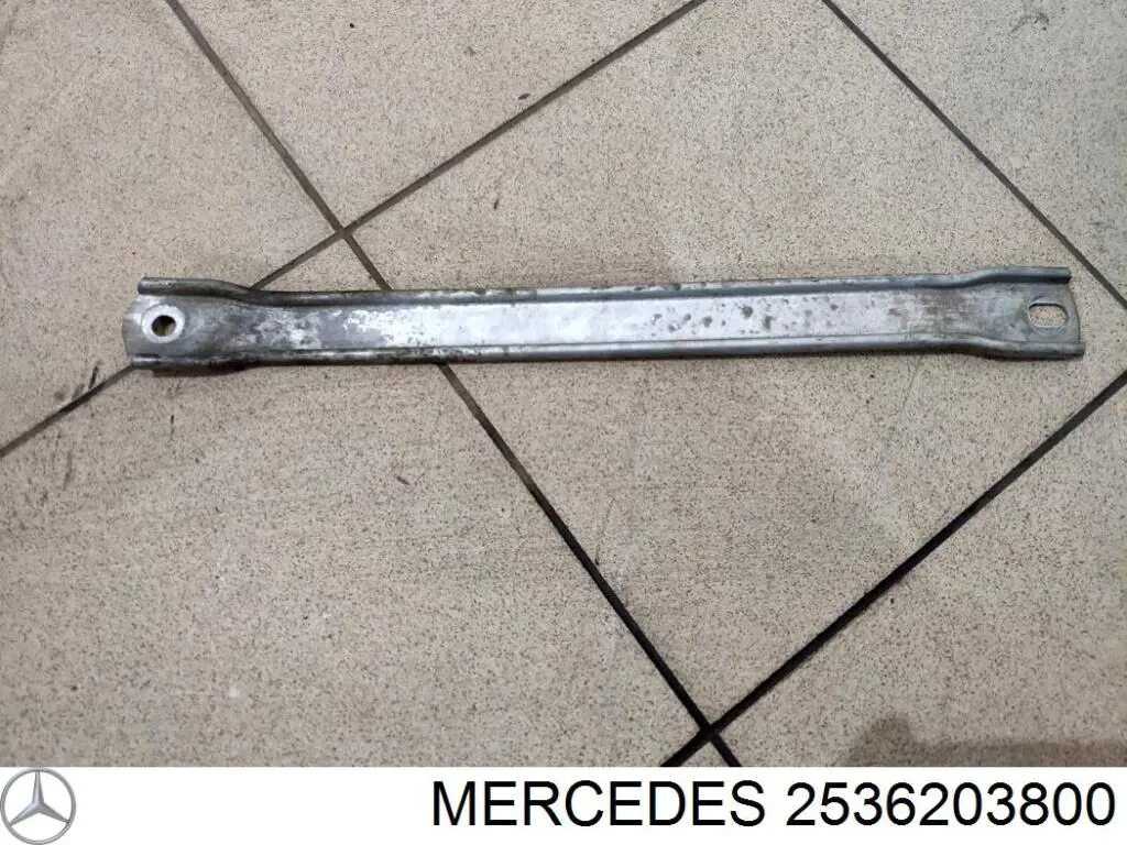 2536203800 Mercedes Reforçador do pára-choque dianteiro