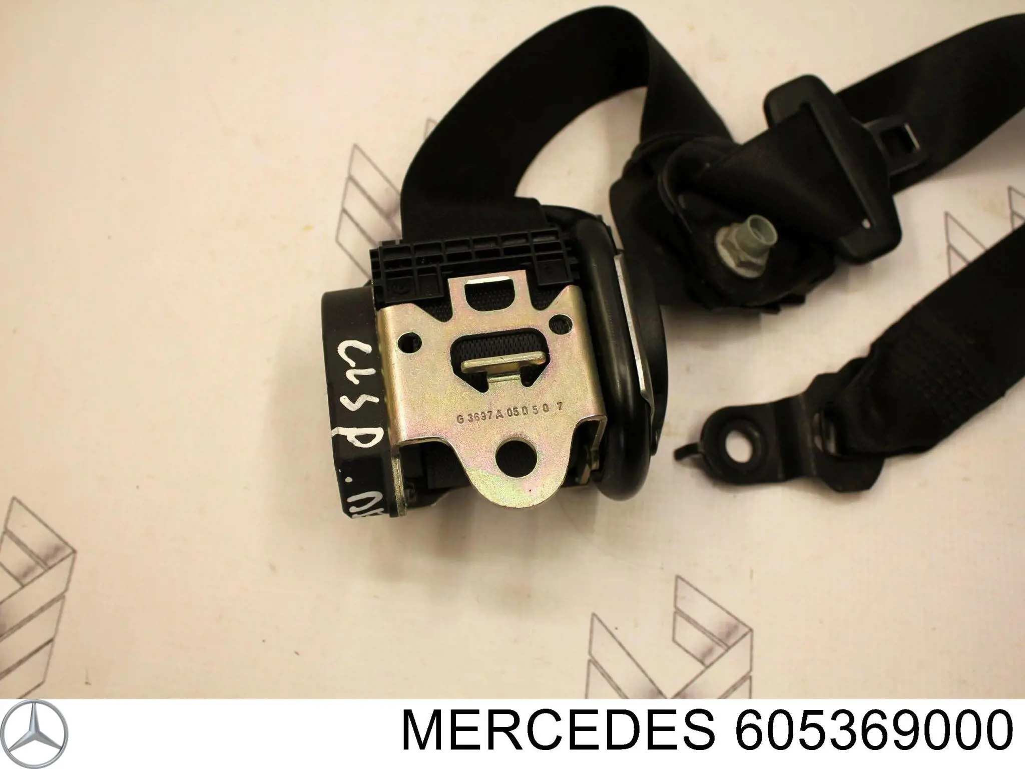 Compre 605369000 Mercedes Correia de segurança dianteira direita