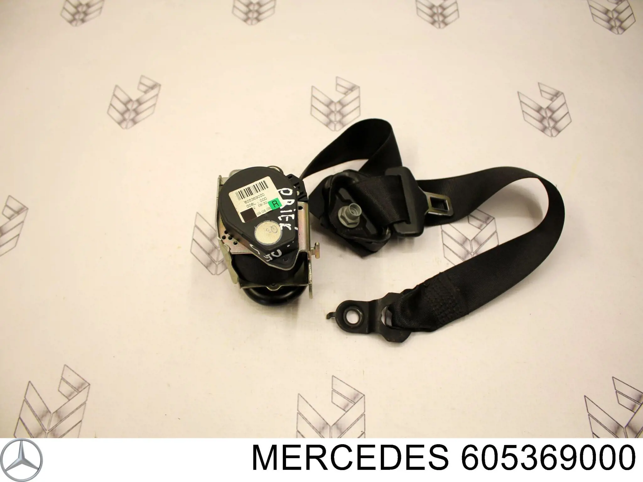 605369000 Mercedes Correia de segurança dianteira direita