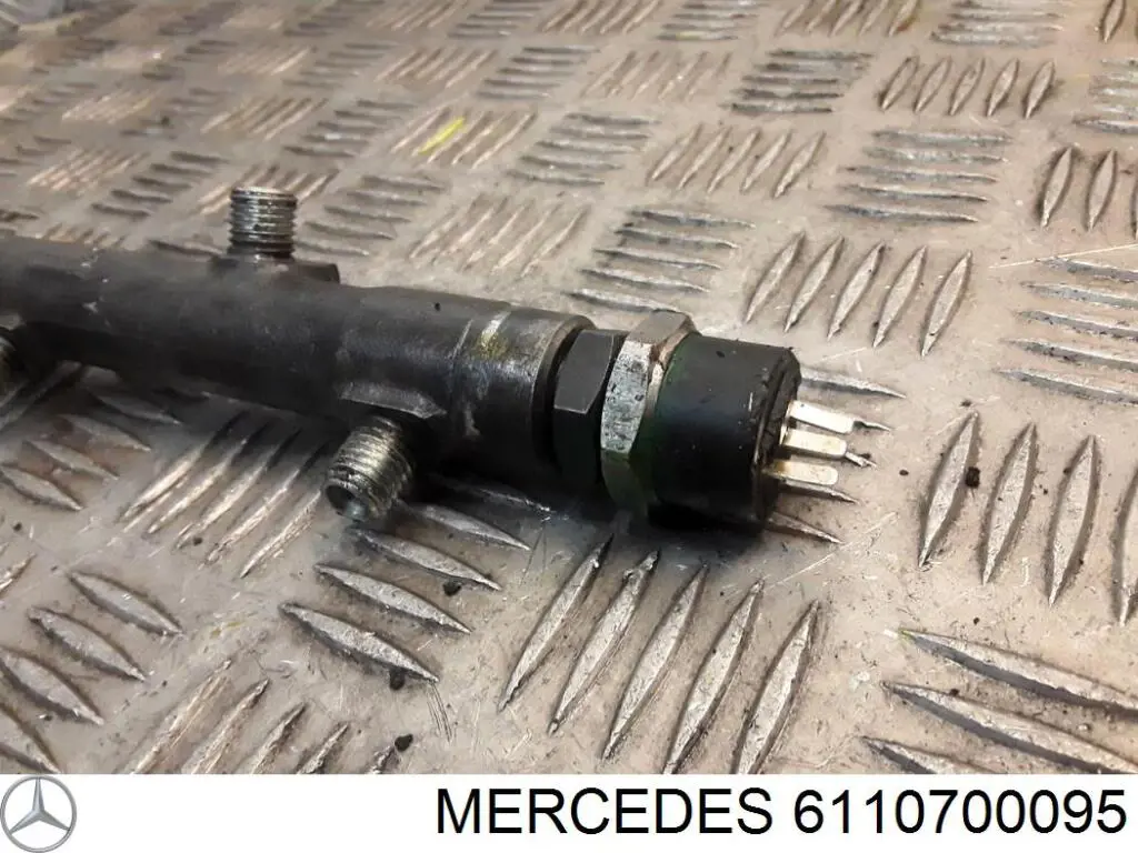 Compre 6110700495 Mercedes Distribuidor de combustível (rampa)